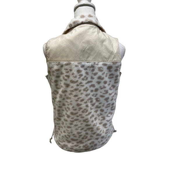 Altar'd State Women's Size S Snow Leopard Faux Fur Vest Beige Tan White - Picture 2 of 5